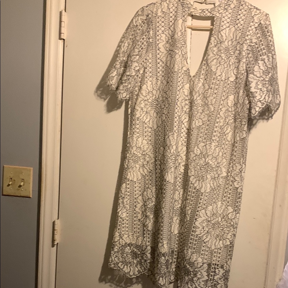 Socialite White Floral Lace Midi Dress